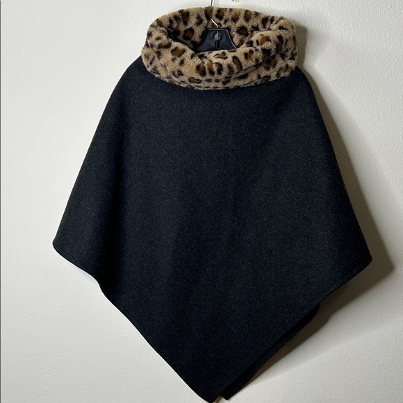 Original Use Black Cape with Leopard Print Collar - Picture 1 of 2